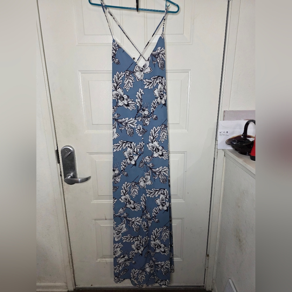 Lulu's Women's Blue‎ Floral Backless Strapy Maxi Dress Size Medium